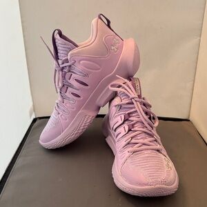 Under Armour Women's Lavender Sneakers 7.5 New